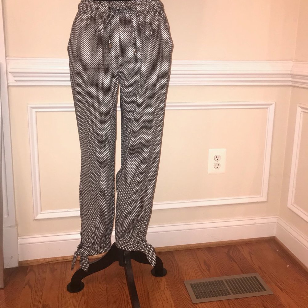 White House Black Market The Jogger